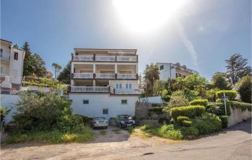3 Bedroom Nice Apartment In Crikvenica