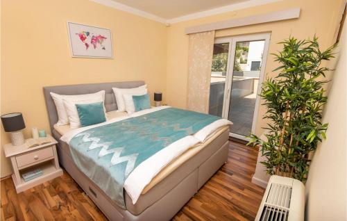 1 Bedroom Amazing Apartment In Podstrana