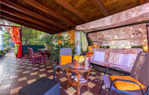 2 Bedroom Cozy Apartment In Rijeka