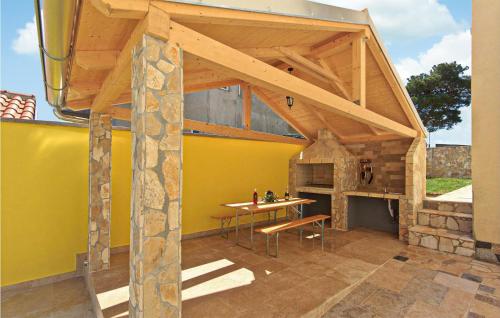 Patio nebo venkovní prostory v ubytování Cozy Apartment In Pula With Wifi