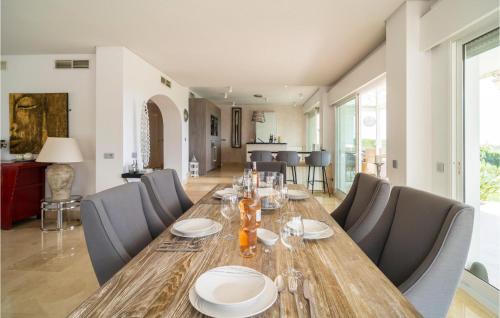 Gorgeous Home In Marbella