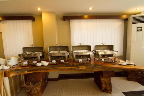 Gallery image of Hotel Yankin in Yangon