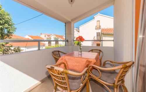 2 Bedroom Amazing Apartment In Turanj