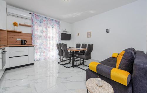 Gorgeous Home In Zadar