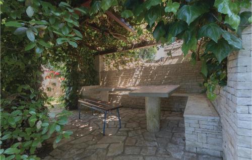 Awesome Apartment In Pula With Wifi