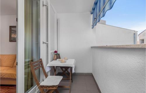 Beach Front Apartment In Crikvenica With Wifi