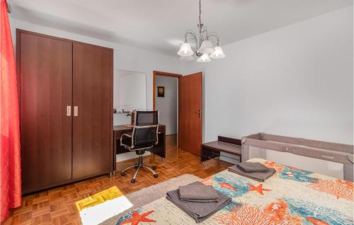Beach Front Apartment In Crikvenica With Wifi