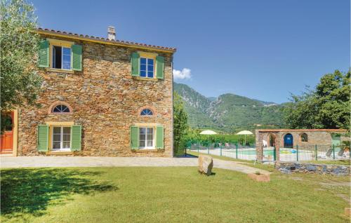 Amazing Home In Santa Maria Poggio