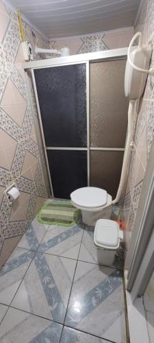 Bilik mandi di Recanto do Mar