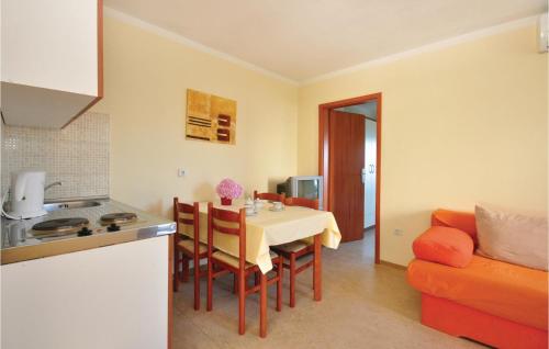 Kuchyň nebo kuchyňský kout v ubytování Apartment Mimice With Sea View 381