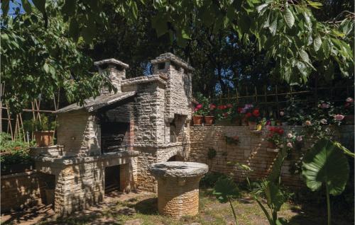 Awesome Apartment In Pula With Wifi