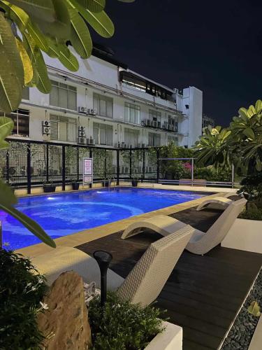 Piscina a The Ivory Sanctuary o a prop