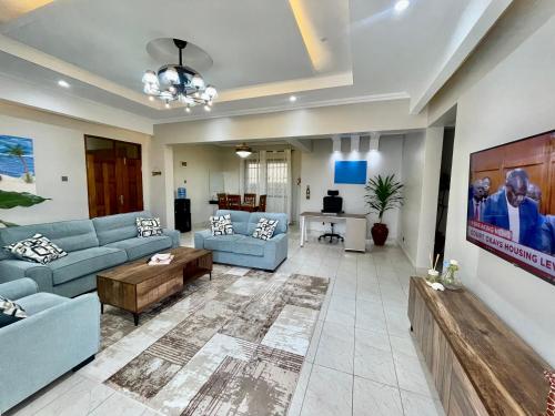 Φωτογραφία από το άλμπουμ του Zuri's Luxurious Oceanview Penthouse, Meters from the beach σε Shanzu