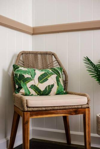 Ein Sitzbereich in der Unterkunft NEW - Hula House wAC- 3BR- Hilo Town