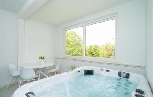 3 Bedroom Gorgeous Apartment In Dubrovnik