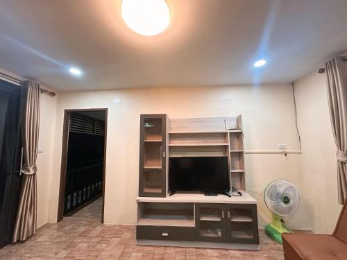 Televisyen dan/atau pusat hiburan di บ้านสวยกานต์ชนิต