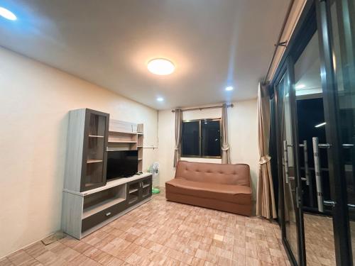 Katil atau katil-katil dalam bilik di บ้านสวยกานต์ชนิต