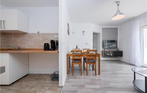 Stunning Apartment In Zadar With Wifi