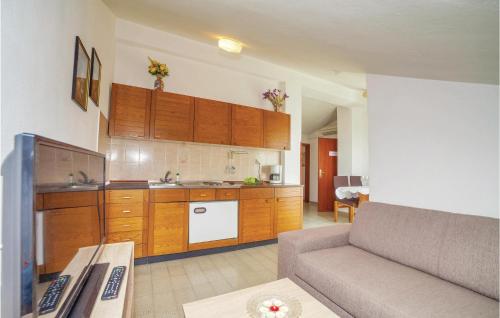 Cozy Apartment In Crikvenica With Wifi