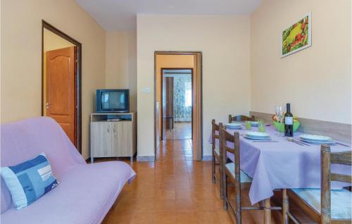 Two-Bedroom Apartment In Fazana