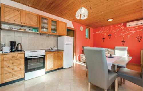 Beautiful Home In Lovran With Wifi