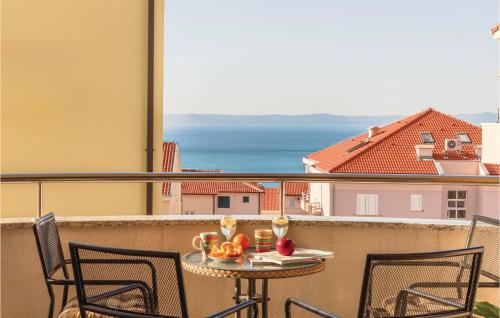 Two-Bedroom Apartment In Makarska