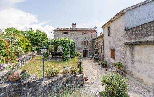 Beautiful Home In Buje With Wifi