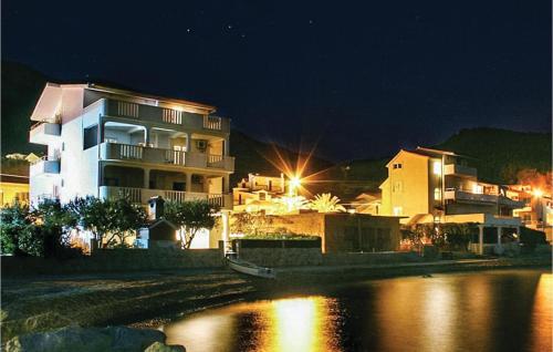 Two-Bedroom Apartment In Podstrana