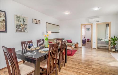 Lovely Apartment In Novi Vinodolski With Wifi