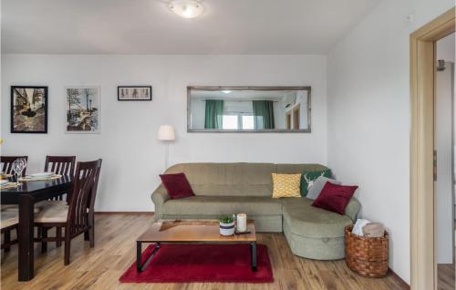 Lovely Apartment In Novi Vinodolski With Wifi