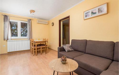 1 Bedroom Gorgeous Apartment In Lovran