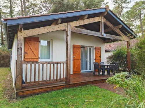 Maison avec piscine, tennis