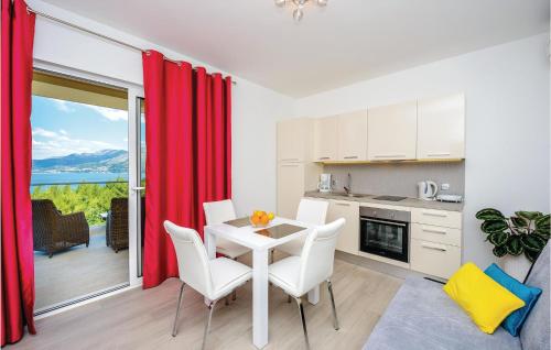 One-Bedroom Apartment In Cavtat