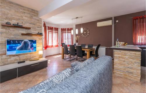 Beautiful Home In Bibinje