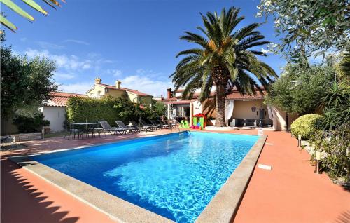 Gorgeous Home In Pula