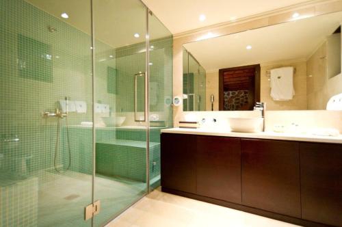 Bathroom sa Pliadon Gi Mountain Resort & Spa