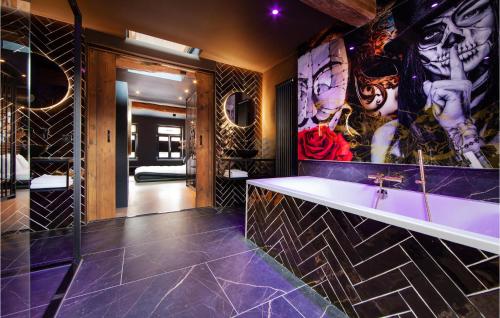 Gambar di galeri bagi Gorgeous Home In Roermond With Kitchen di Roermond