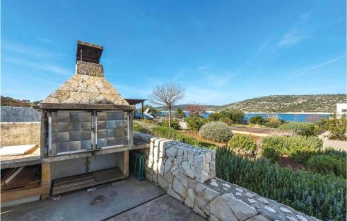 2 Bedroom Beach Front Apartment In Rogoznica