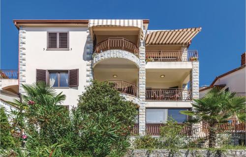 Two-Bedroom Apartment In Rabac