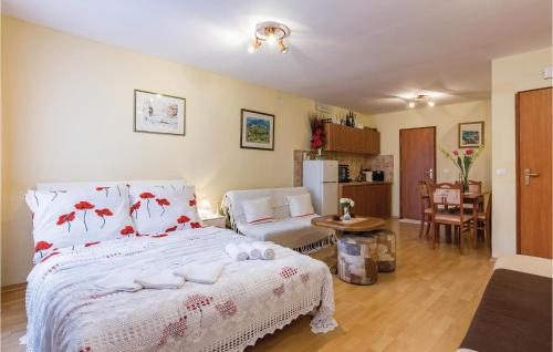 Cozy Apartment In Rovinj With Wifi