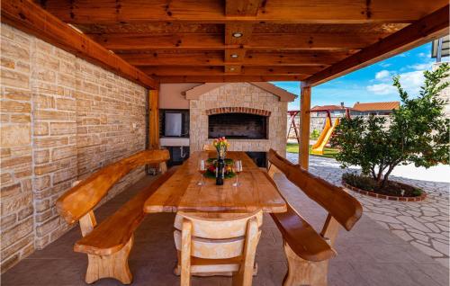 Fotografia z galérie ubytovania 4 Bedroom Beautiful Home In Pridraga v destinácii Pridraga