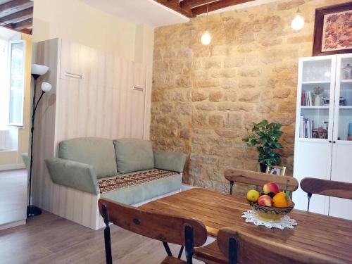 IMPECCABLE & TYPICAL STUDIO in THE MARAIS