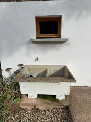 Photo de la galerie de l'établissement Chalet en pleine nature, à Entre-deux-Eaux