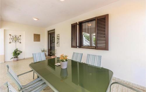 Two-Bedroom Apartment In Rabac