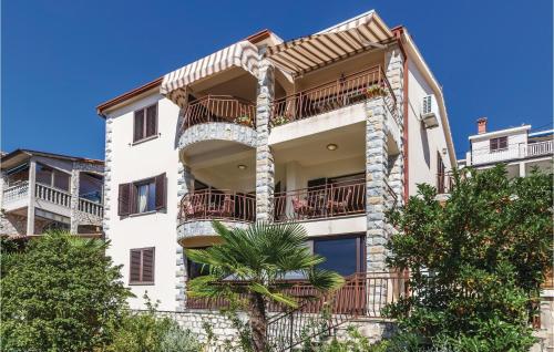 Two-Bedroom Apartment In Rabac