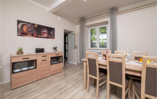 3 Bedroom Cozy Home In Labin