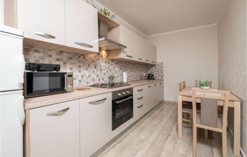3 Bedroom Cozy Home In Labin