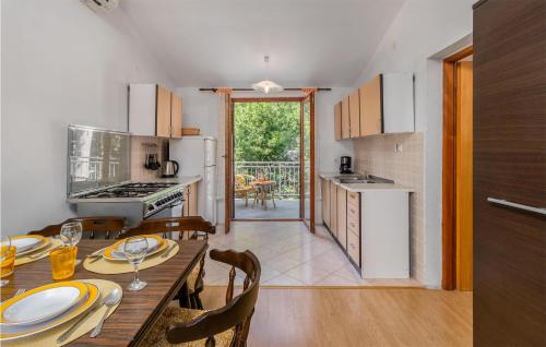 Pet Friendly Apartment In Novi Vinodolski