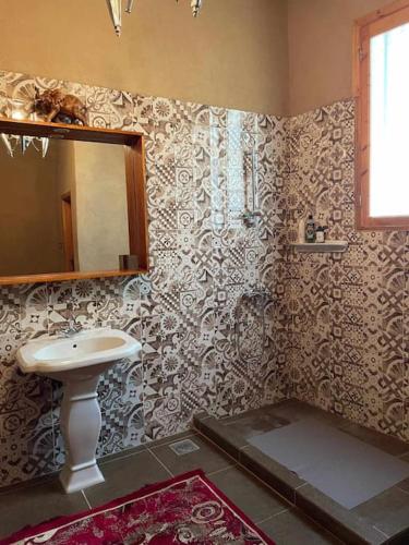 Bilik mandi di Ecolodge El Beit
