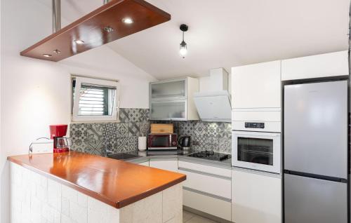 Two-Bedroom Holiday Home In Omis